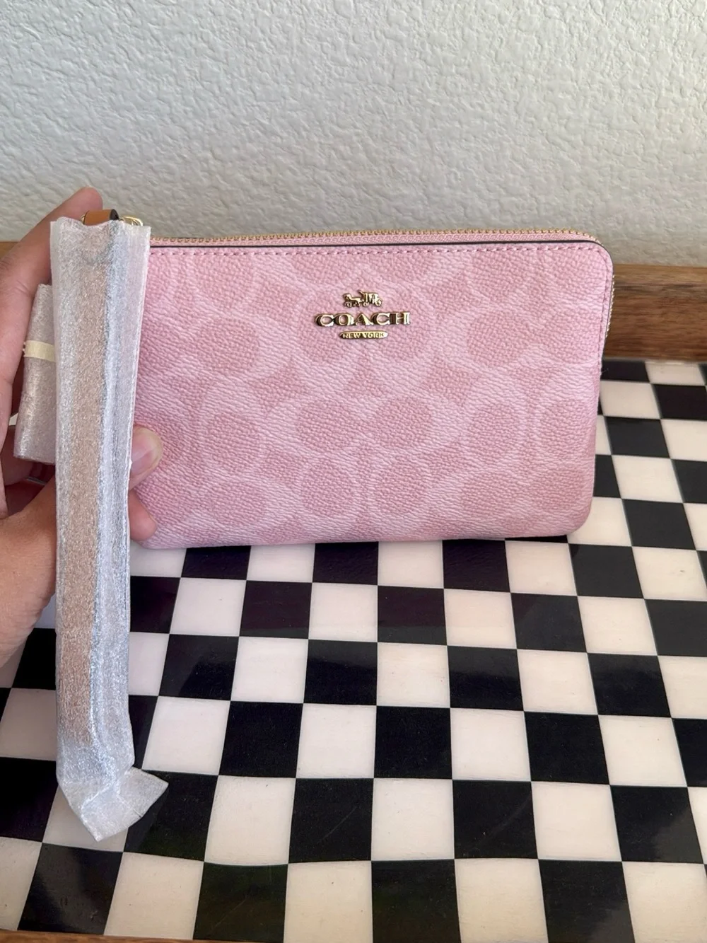 Coach Pink Signature Wristlet Powder Pink - Picture 2 of 4